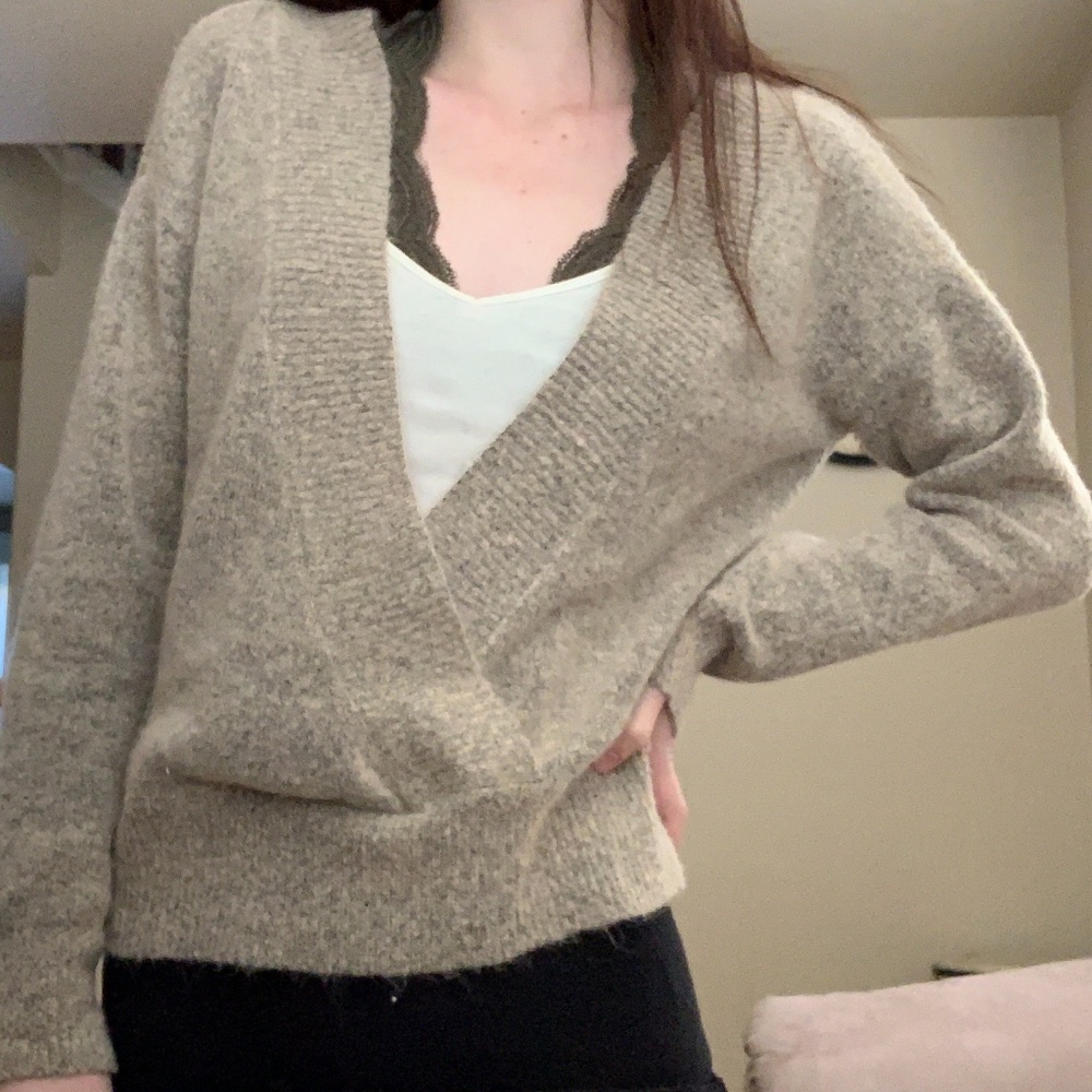 Forever 21 Deep V Neck Long Sleeve Sweater